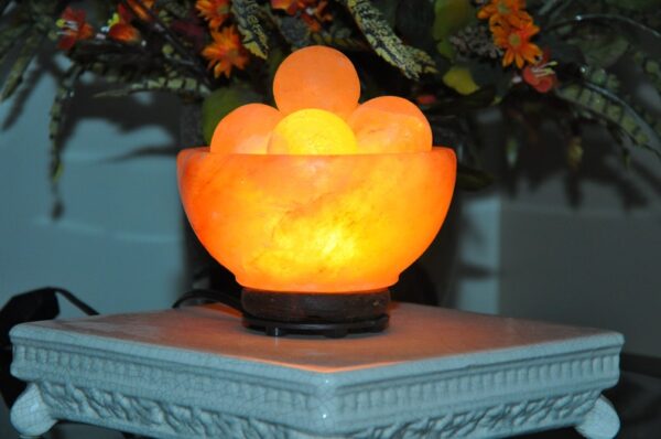 Himalayan Pink Salt Lamp Bowl with 5 Massage balls - Image 2